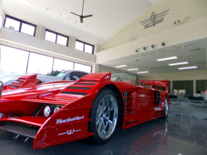 Value Progress（バリュープログレス） / 白岩モーター商会店舗内装写真