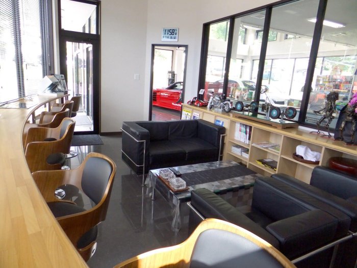 Value Progress（バリュープログレス） / 白岩モーター商会店舗内装写真